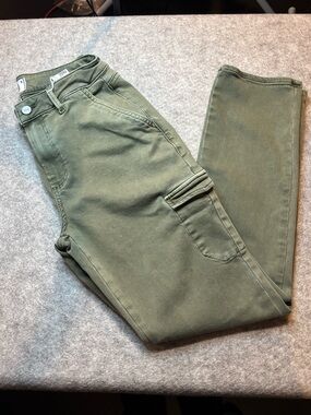 👖 PAIGE Cargo Jeans – Washed Army Green Size 28